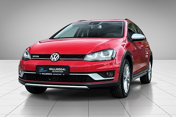 Volkswagen Golf Alltrack 2 of 5