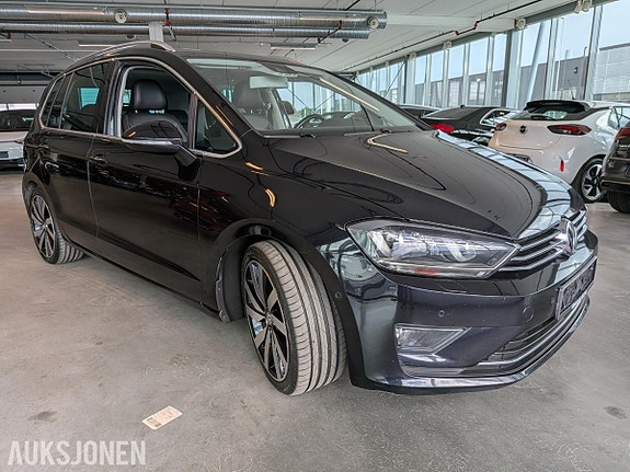 Volkswagen Golf Sportsvan 2 of 5