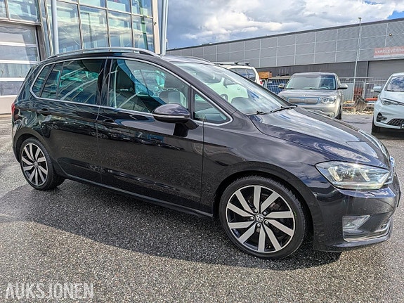 Volkswagen Golf Sportsvan 4 of 5