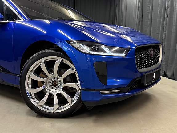 Jaguar I-PACE 2 of 5