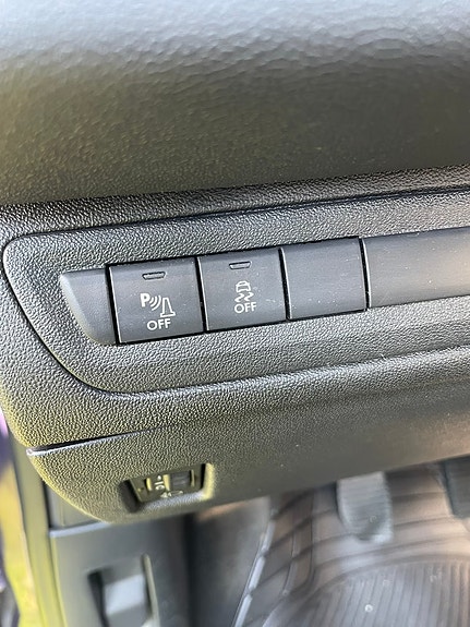 Peugeot 208 12 of 30