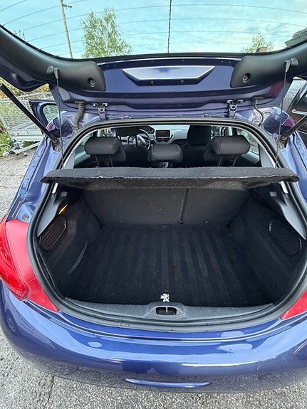 Peugeot 208 16 of 30
