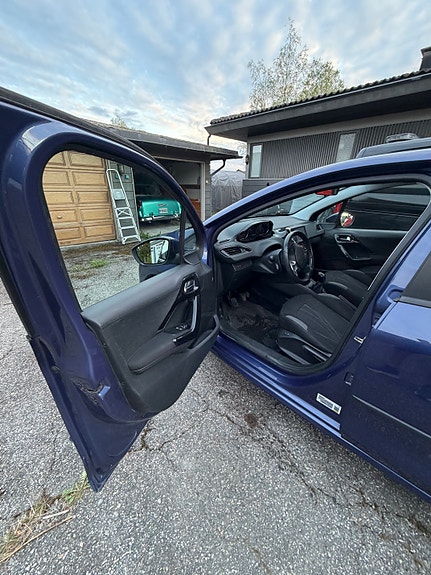 Peugeot 208 6 of 30