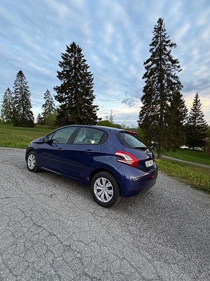 Peugeot 208 5 of 30