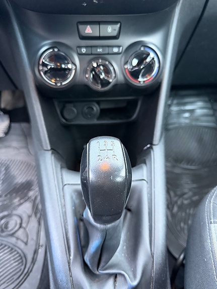 Peugeot 208 25 of 30
