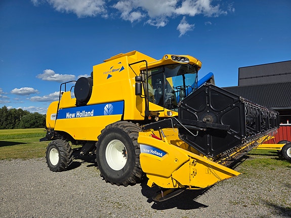 New Holland CSX7080 2 of 5
