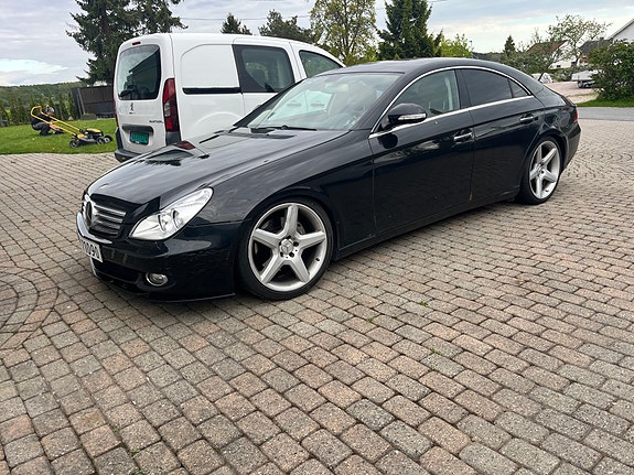 Mercedes-Benz CLS350 3 of 5