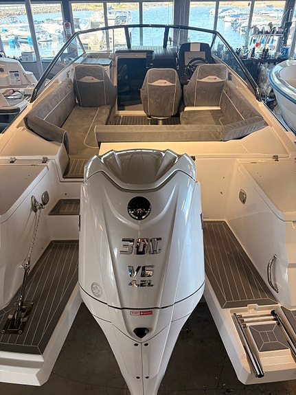 Ibiza 770 Touring – Yamaha 300 HK V6 (kun 17 timer) – Meget godt utstyrt 4 of 5