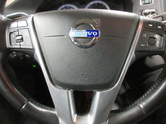 Volvo V60 12 of 30