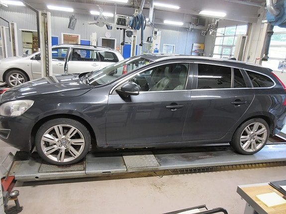 Volvo V60 3 of 30