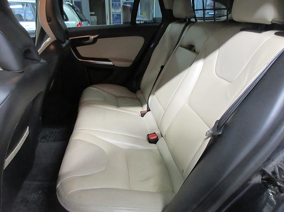 Volvo V60 16 of 30