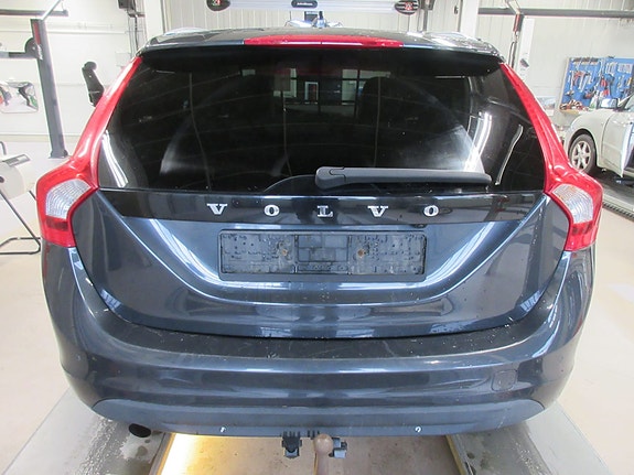 Volvo V60 5 of 30