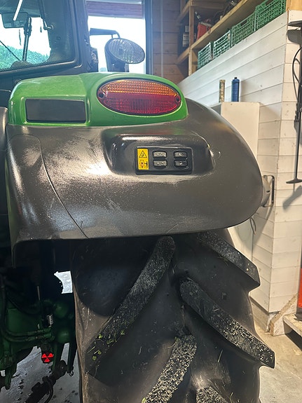 John Deere 6125R 50km 17 of 29