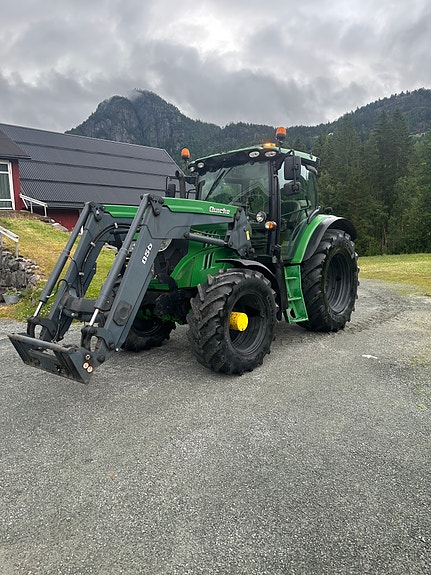 John Deere 6125R 50km 3 of 29