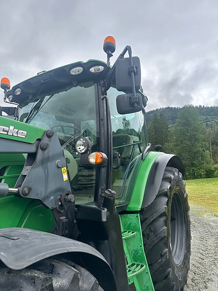 John Deere 6125R 50km 2 of 29