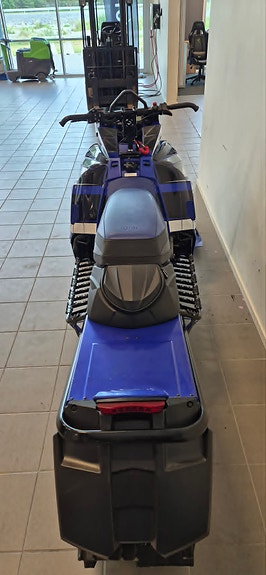 Yamaha Mountain Max 8 of 10