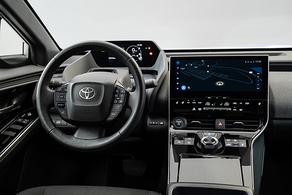 Toyota bZ4X 23 of 30