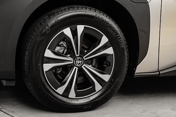 Toyota bZ4X 11 of 30