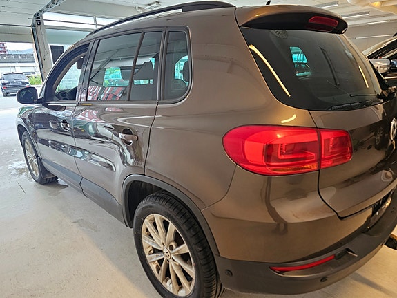 Volkswagen Tiguan 3 of 5