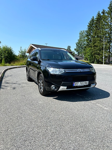 Mitsubishi Outlander 2 of 30