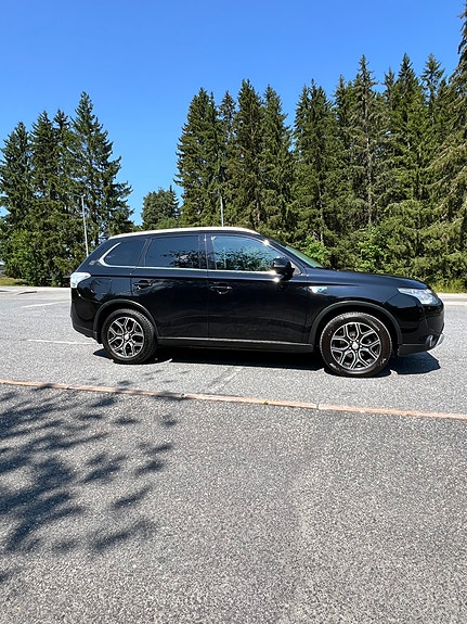 Mitsubishi Outlander 3 of 30