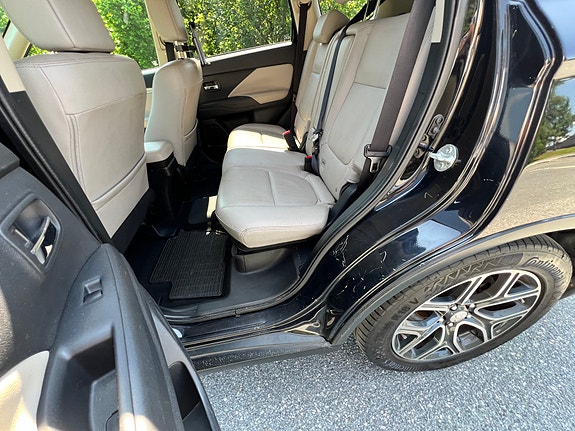 Mitsubishi Outlander 19 of 30
