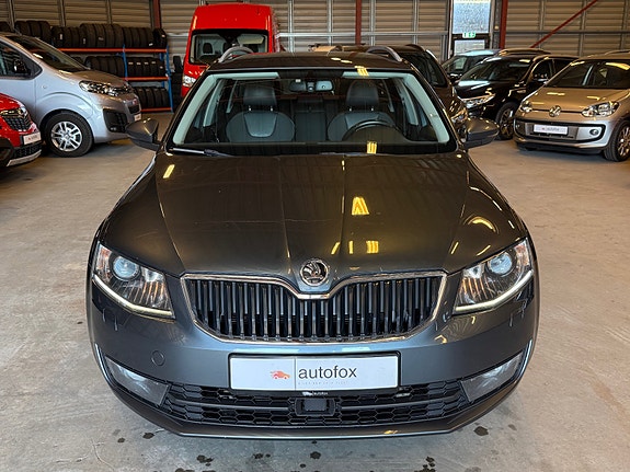 Skoda Octavia 3 of 5