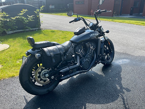 INDIAN Scout Bobber 2 of 5