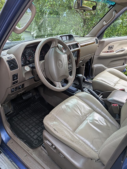 Toyota Land Cruiser 7 of 30