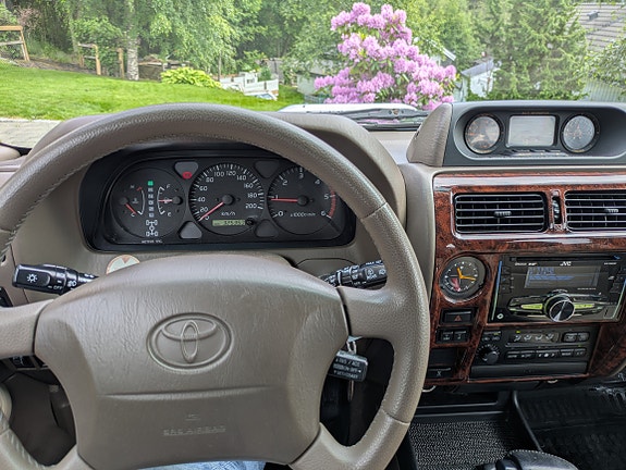 Toyota Land Cruiser 11 of 30