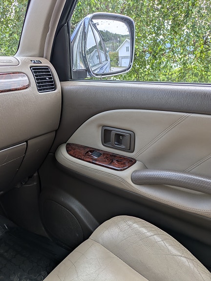 Toyota Land Cruiser 16 of 30