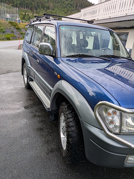 Toyota Land Cruiser 3 of 30