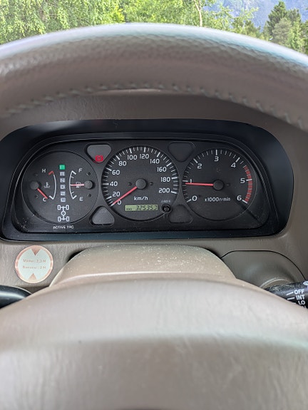 Toyota Land Cruiser 12 of 30