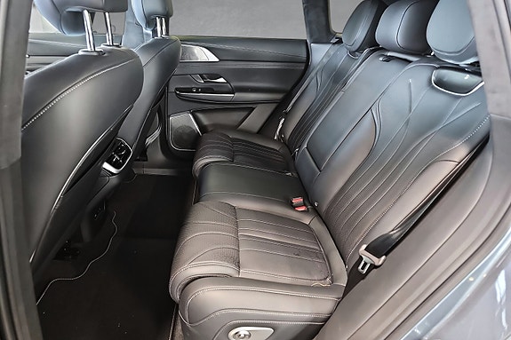 XPeng G9 11 of 19