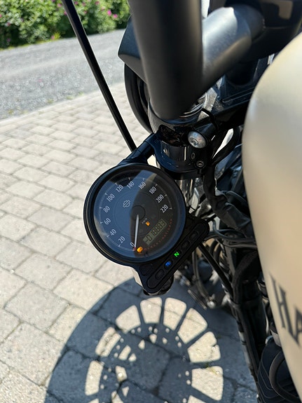 Harley-Davidson XL 883N Iron 3 of 6