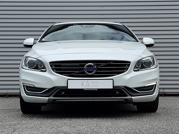 Volvo V60 3 of 5