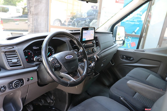 Ford Transit 12 of 21