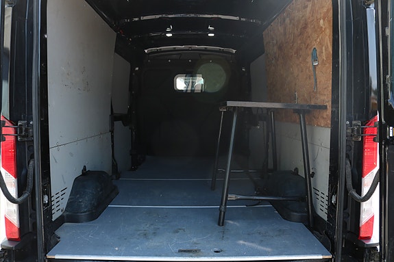 Ford Transit 10 of 21
