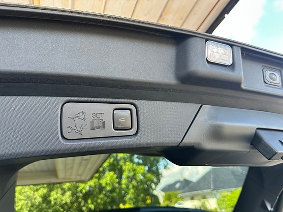 Ford Mustang Mach-E 16 of 27