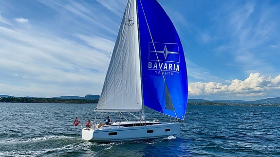 BAVARIA C42 STYLE - 3 lugarer og 2 bad, masse ekstrautstyr! - JUBILEUMSTILBUD! 4 of 5