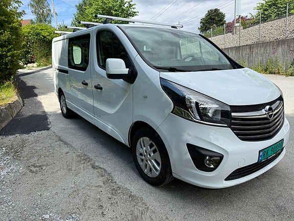 Opel Vivaro 2 of 5