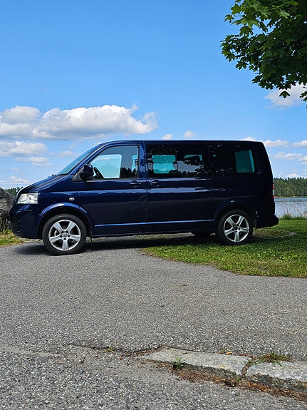 Volkswagen Caravelle 2 of 25