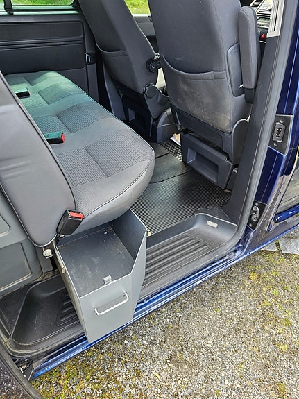 Volkswagen Caravelle 18 of 25