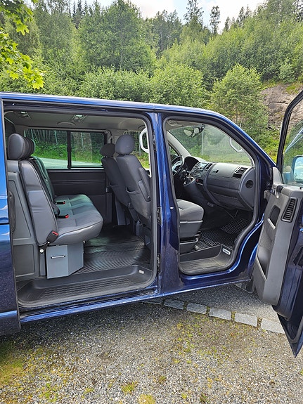 Volkswagen Caravelle 14 of 25