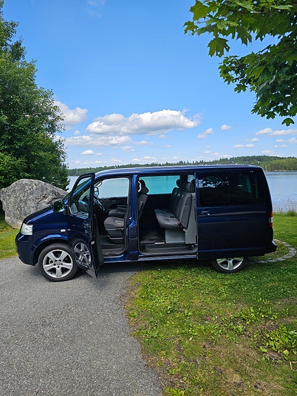 Volkswagen Caravelle 4 of 25