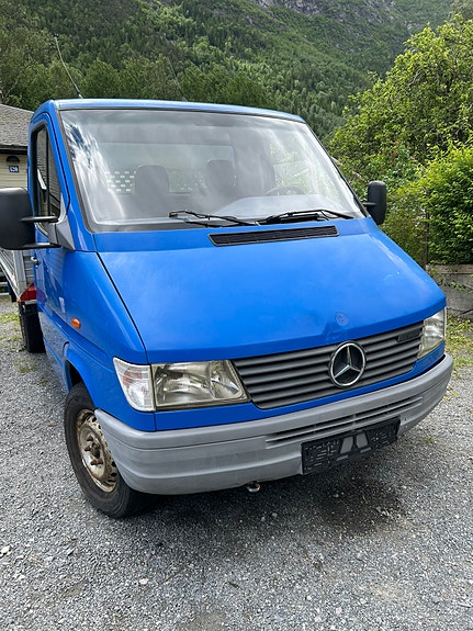 Mercedes-Benz Sprinter 312 photo 2