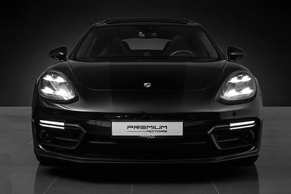 Porsche Panamera 4 of 5
