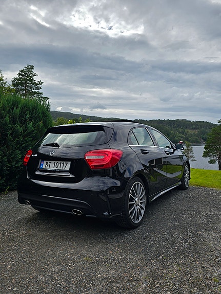 Mercedes-Benz A180 4 of 5
