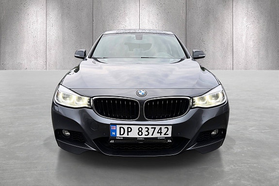 BMW 320d 2 of 5