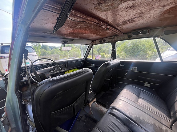 Toyota Crown 2 of 5